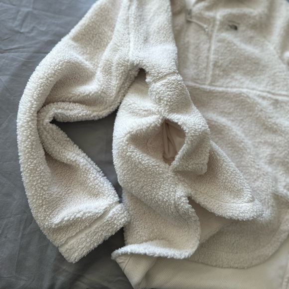 Fleece North Face Quarter Zip Pullover - Picture 2 of 5